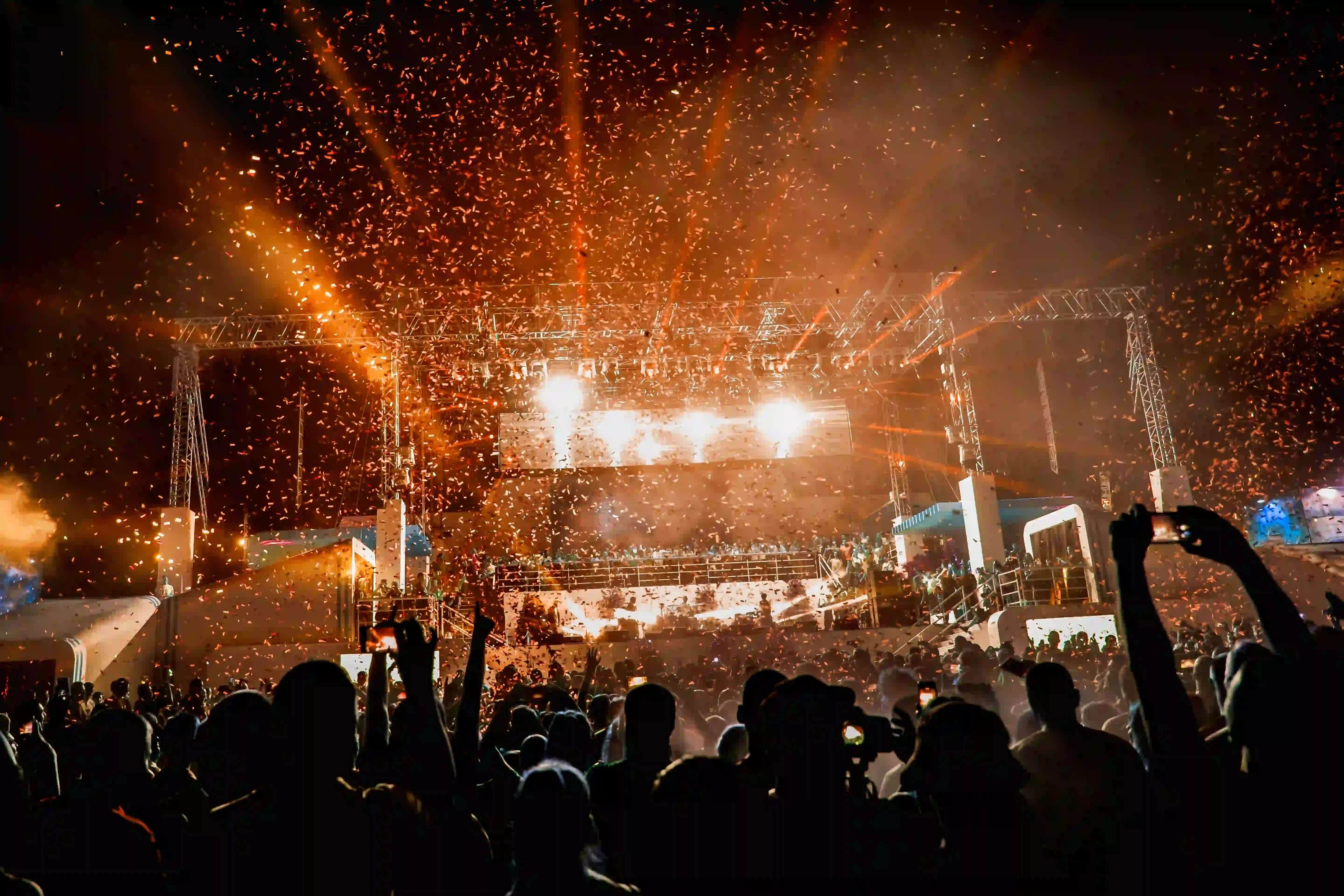 Alquiler de Sonido e Iluminación para Eventos en el Vallès: Qué Incluye y Cómo Elegir