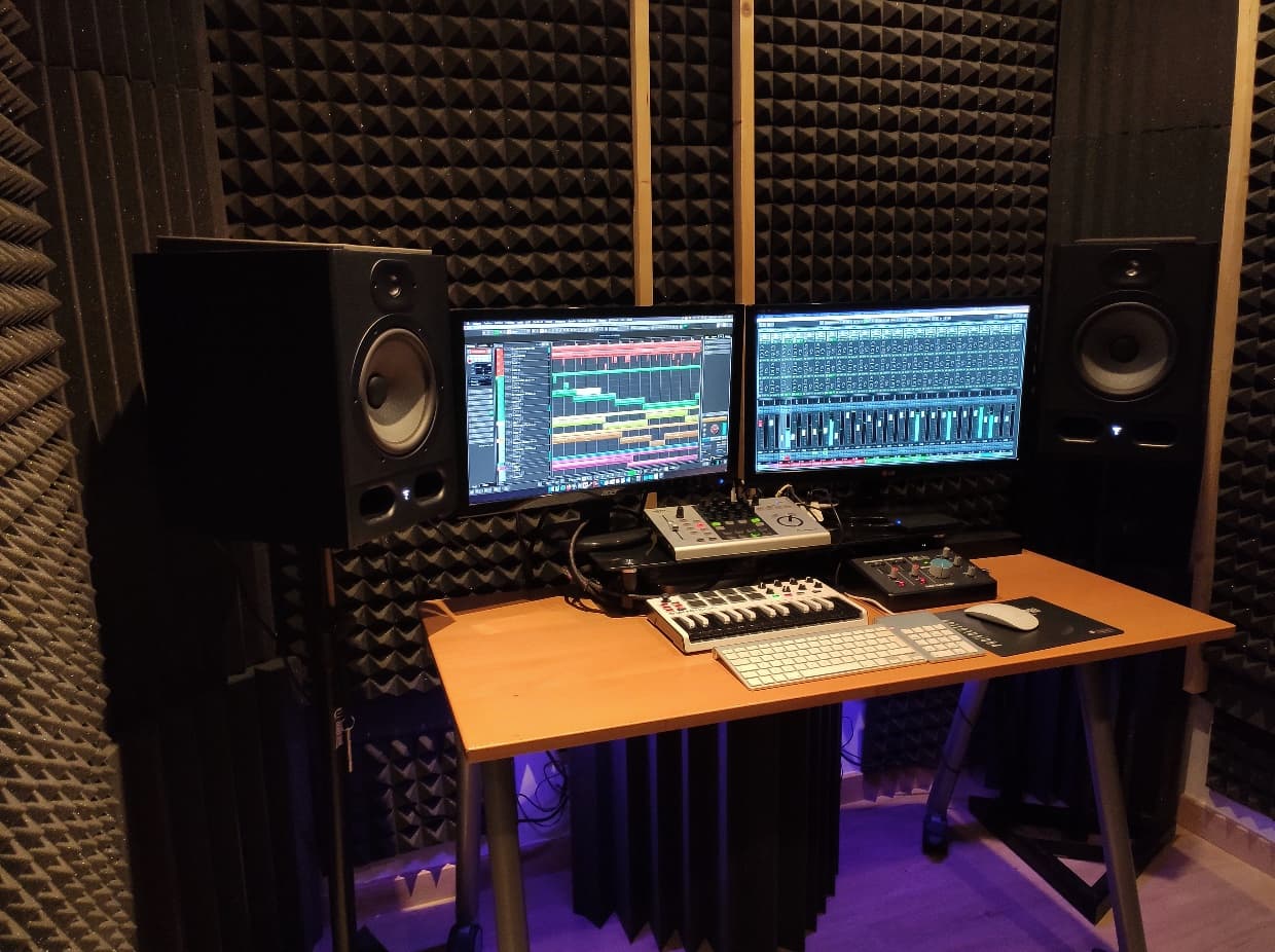 Instalación Cabina de Producción — Estudio en Mataró